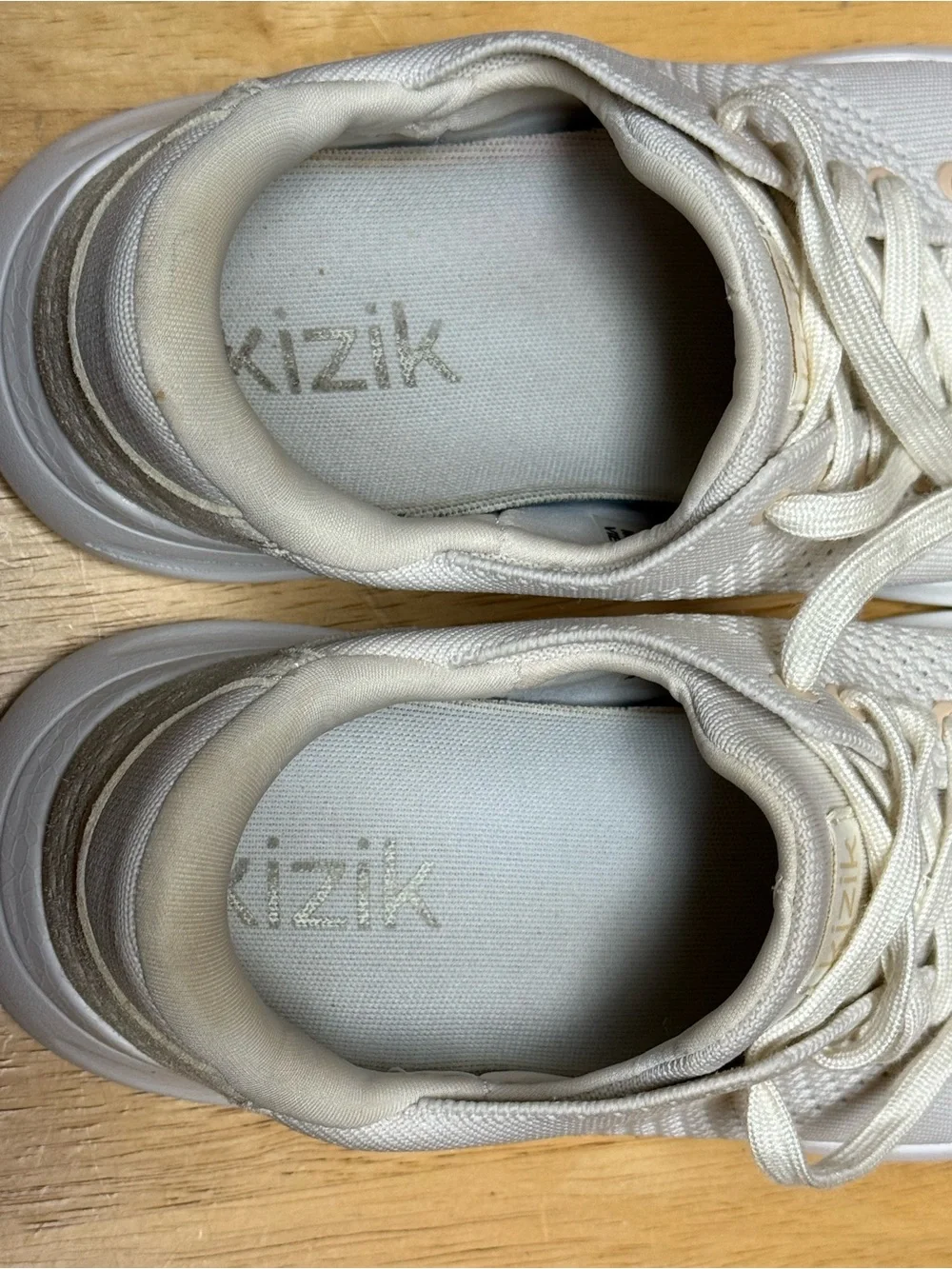 Kizik white crème hands free slip on sneakers shoes size 6.5 wide